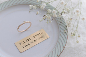 スリムリングに石枠を付けると